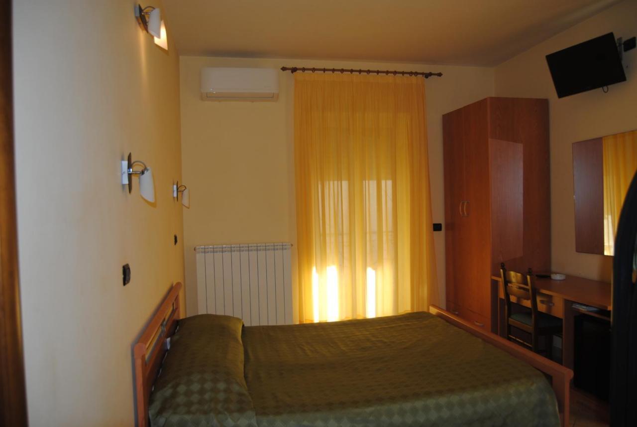 B&B Atlantide Cagnano Varano Exterior photo